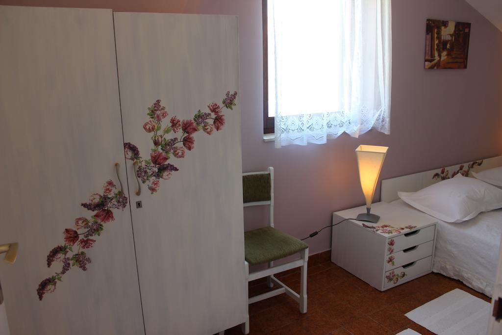 Apartments Petrada Omis Exterior photo