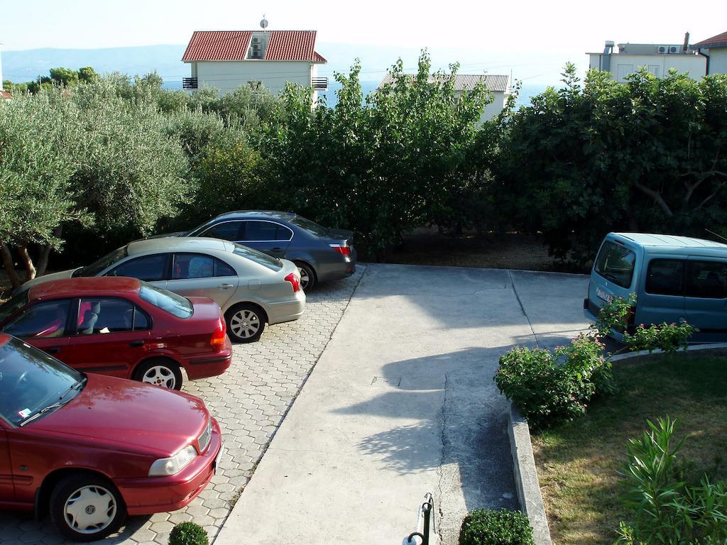 Apartments Petrada Omis Exterior photo