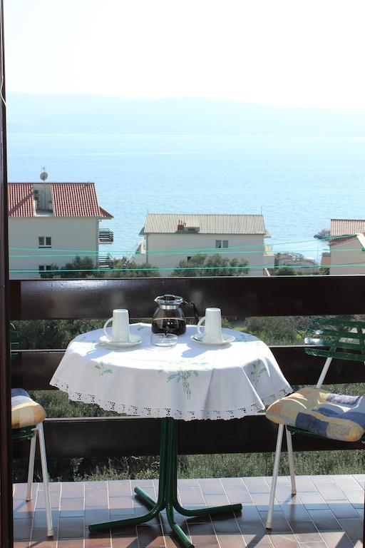Apartments Petrada Omis Exterior photo